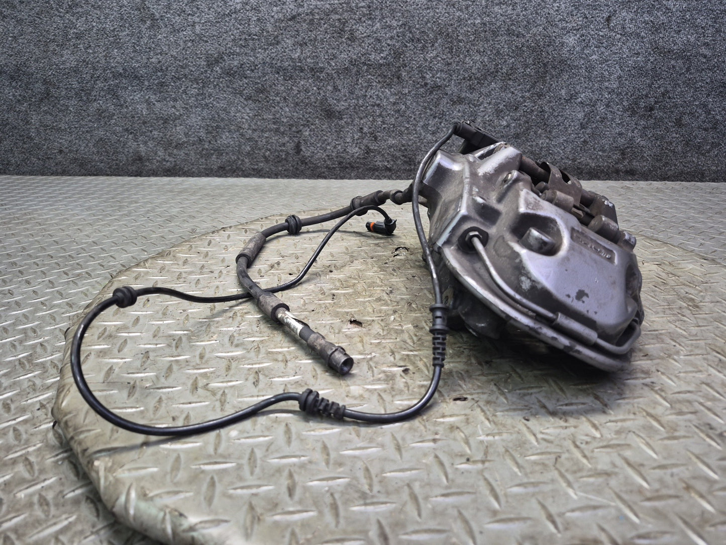 2012-2015 Mercedes X166 W166 ML AMG Front Left & Right Brake Caliper Set of 2