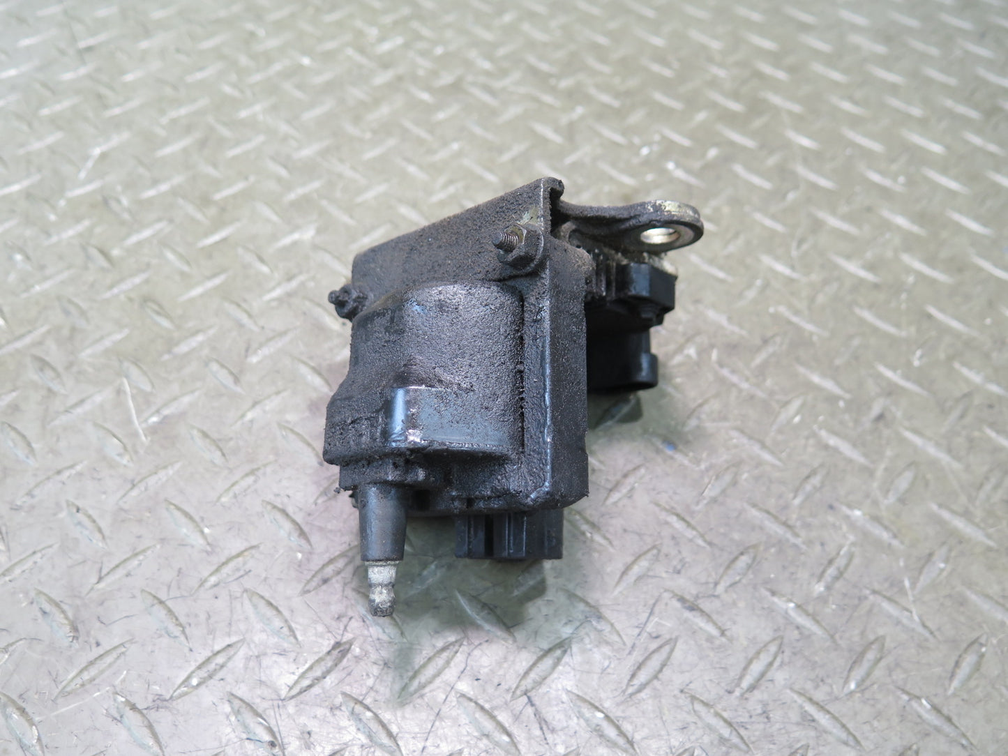 92-93 Chevrolet Corvette C4 V8 5.7L LT1 Engine Ignition Coil OEM