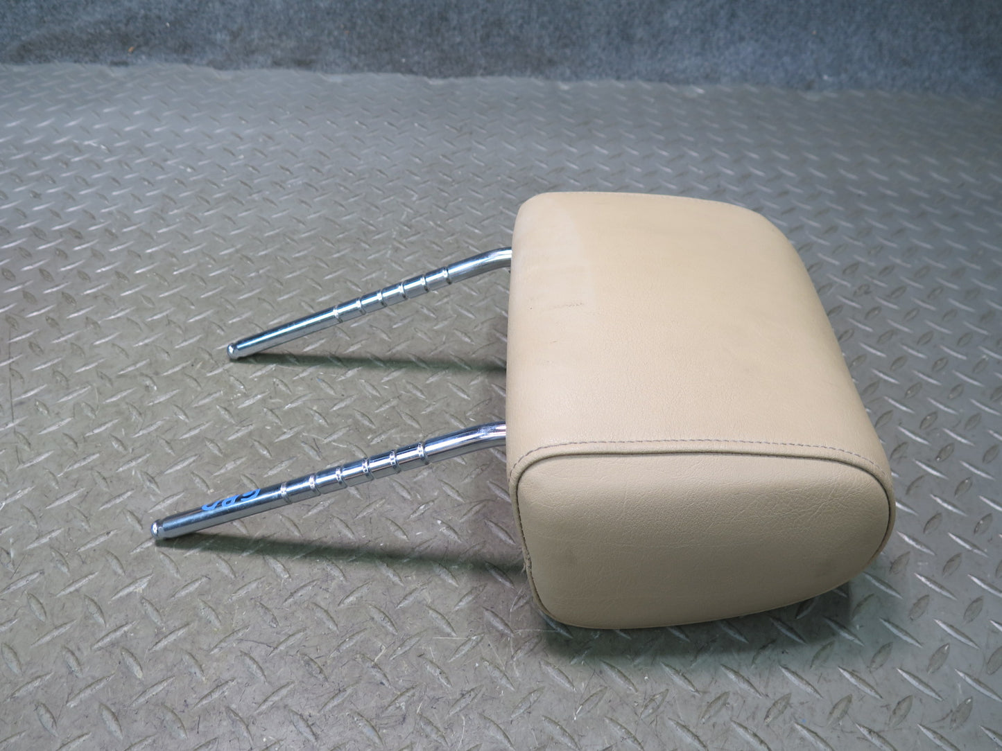 96-99 BMW E36 318iC 328iC Set of 2 Front Left & Right Seat Leather Headrest OEM