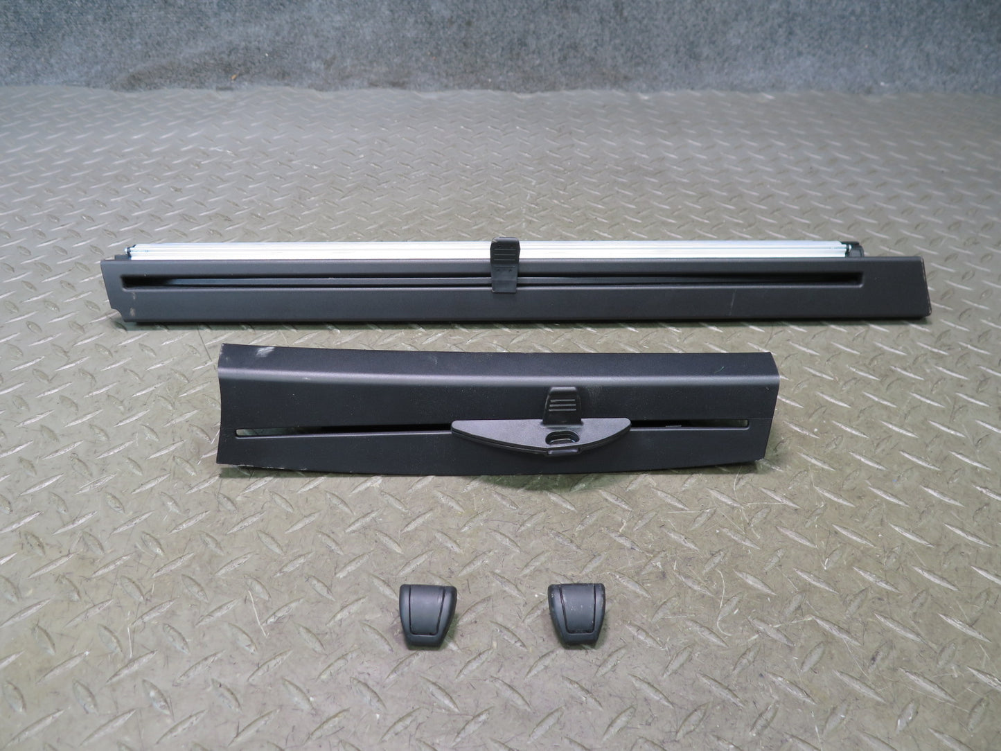 2012-2016 BMW F10 M5 Rear Right Door Window Blind Sun Shade 9171786