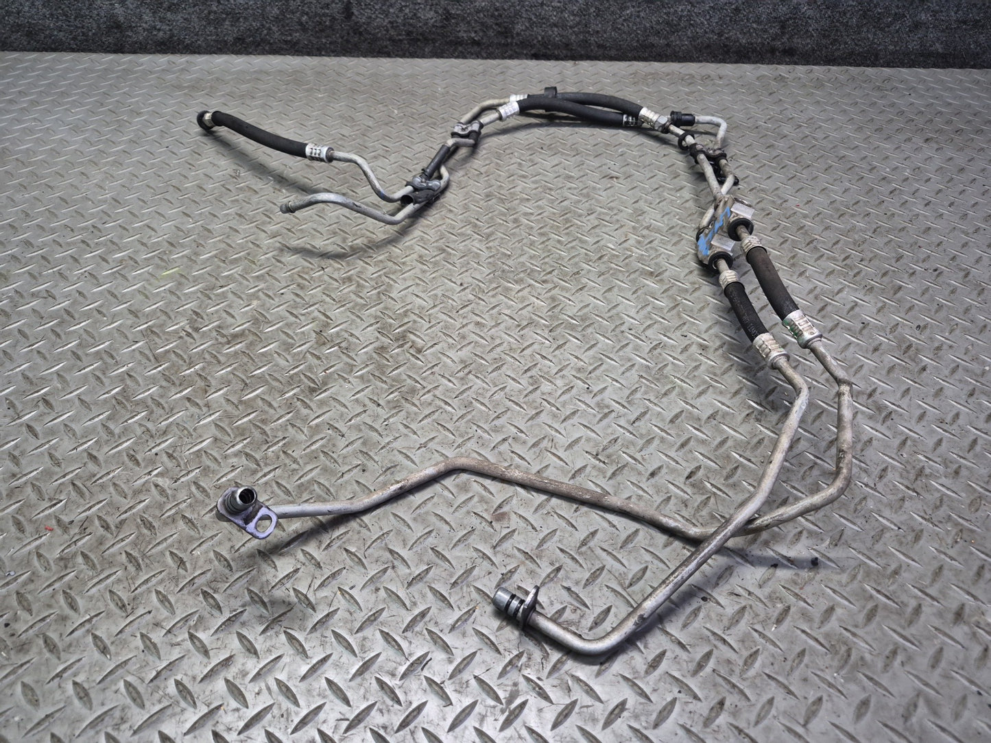 2012-2015 Mercedes W166 ML 722.9 Automatic Transmission Oil Cooler Hose Pipe