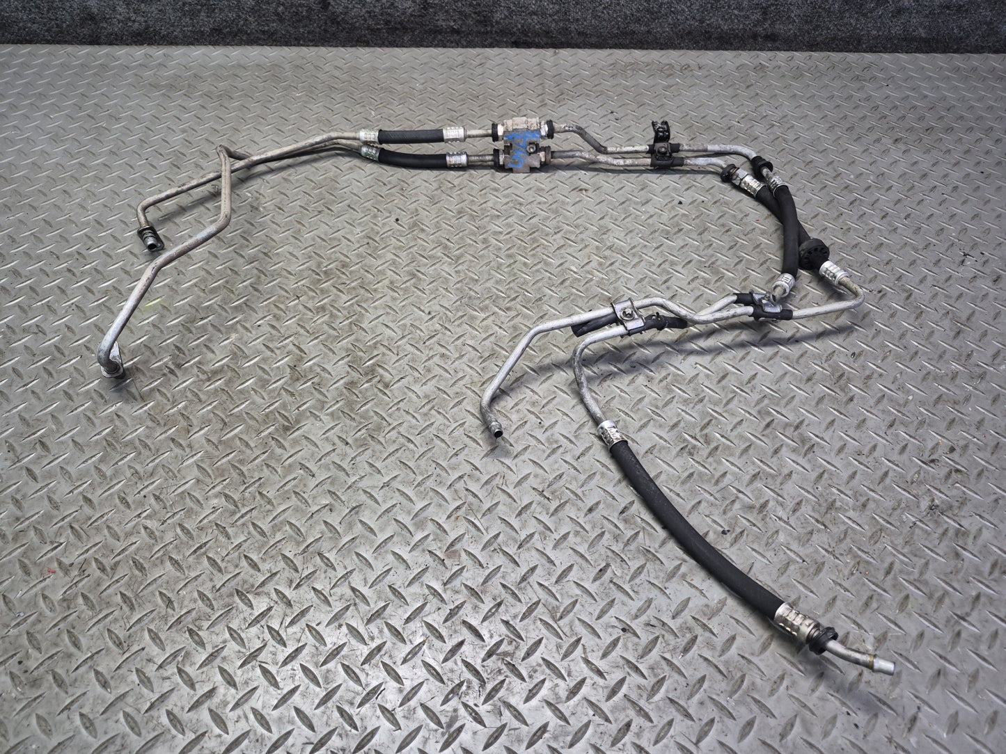 2012-2015 Mercedes W166 ML 722.9 Automatic Transmission Oil Cooler Hose Pipe