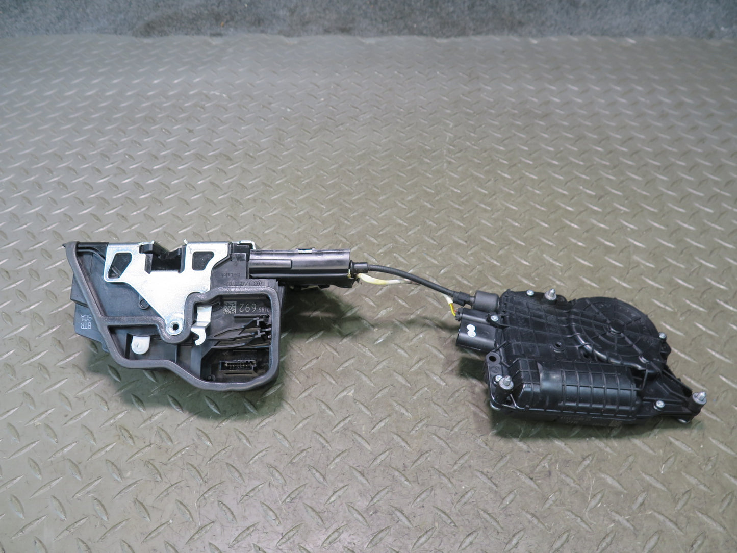 2011-2016 BMW F10 F11 M5 Front Right Door Lock Latch Actuator w Soft Close