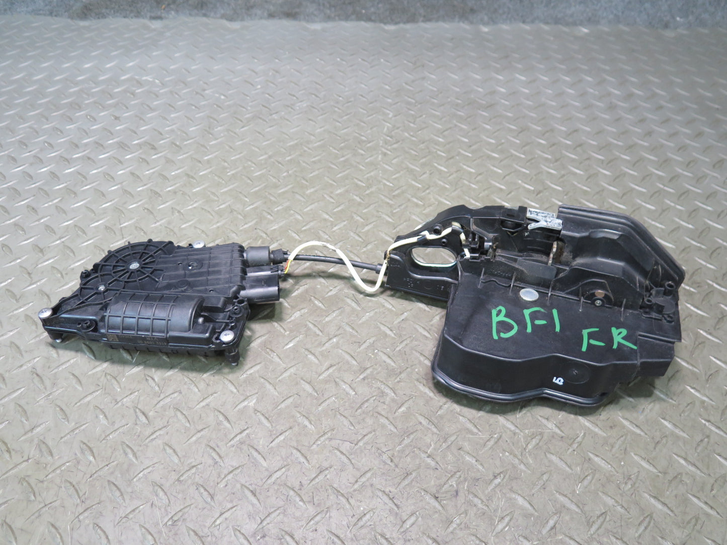 2011-2016 BMW F10 F11 M5 Front Right Door Lock Latch Actuator w Soft Close