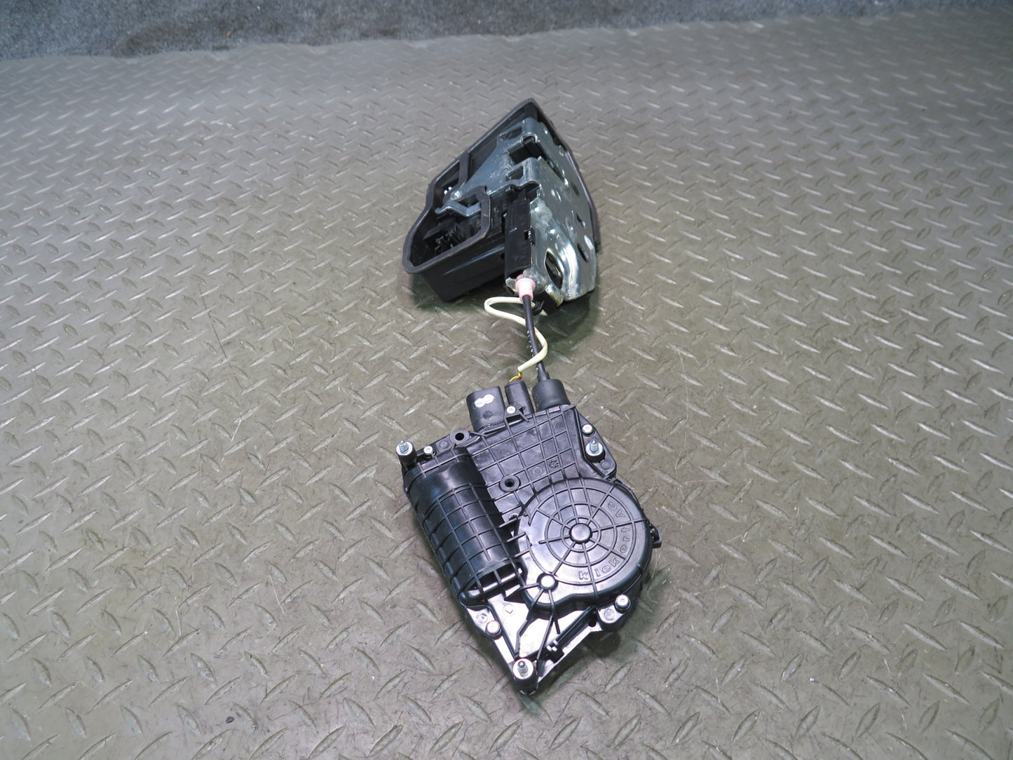 2011-2016 BMW F10 M5 Rear Right Door Lock Latch Actuator w Soft Close