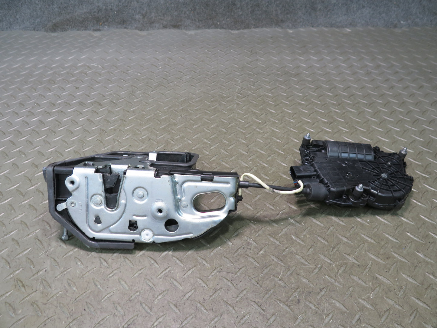 2011-2016 BMW F10 F11 M5 Front Left Door Lock Latch Actuator w Soft Close
