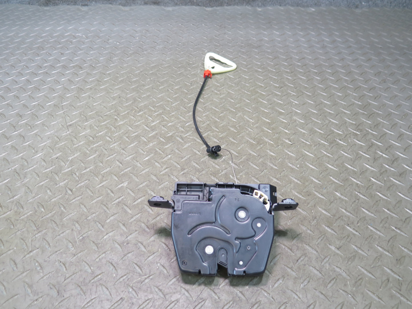 2011-2016 BMW F07 F10 M5 Rear Trunk Lid Lock Latch Acuator 7269543 OEM