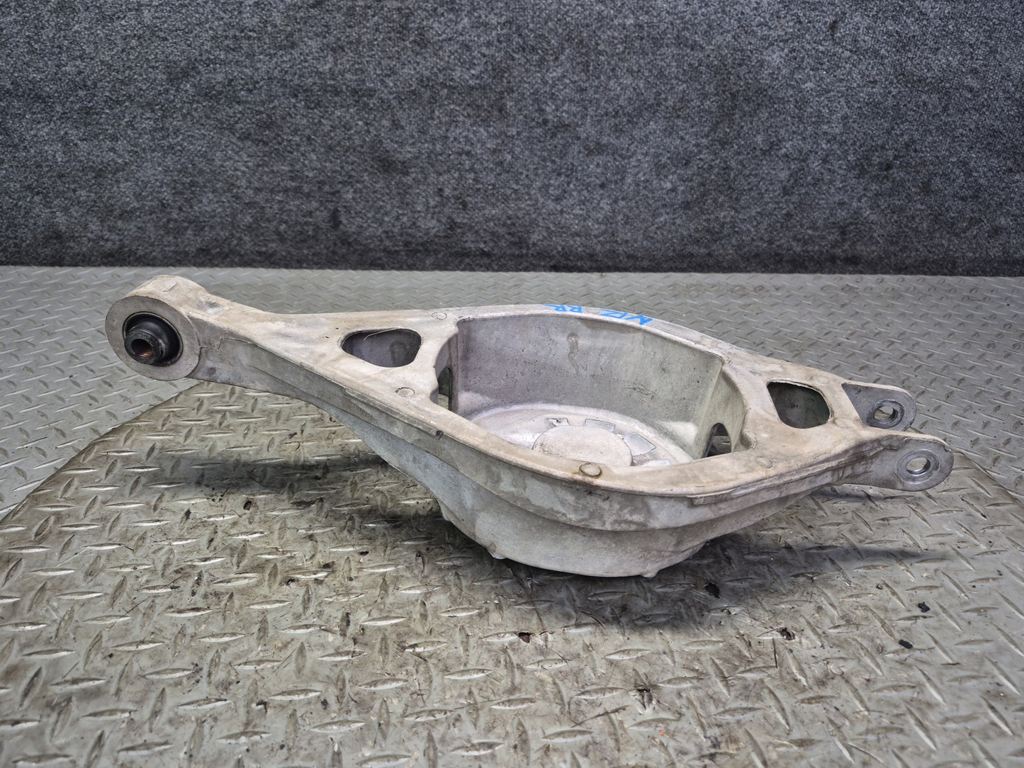 09-20 Nissan 370Z Z34 Set of 2 Rear Right Control Arm OEM