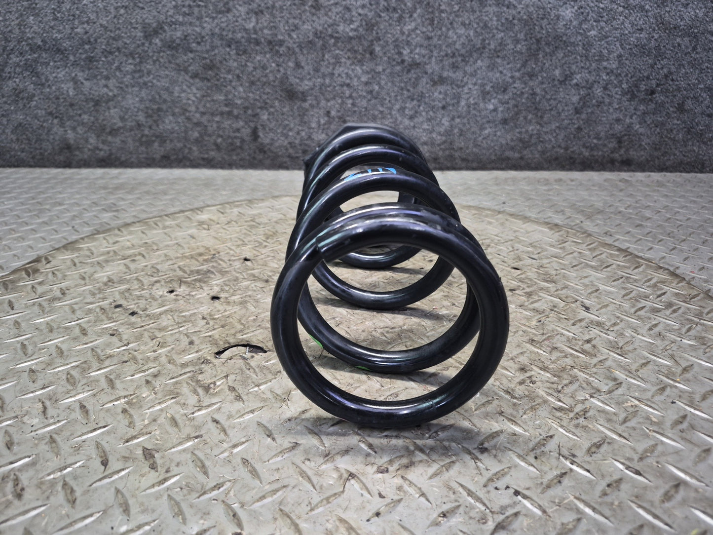 09-20 Nissan 370Z Z34 Nismo Coupe Set of 2 Rear Left & Right Coil Spring OEM