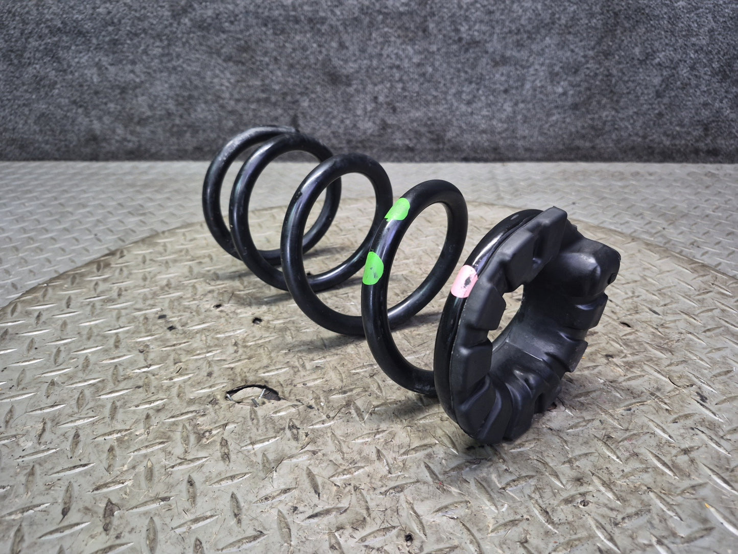 09-20 Nissan 370Z Z34 Nismo Coupe Set of 2 Rear Left & Right Coil Spring OEM