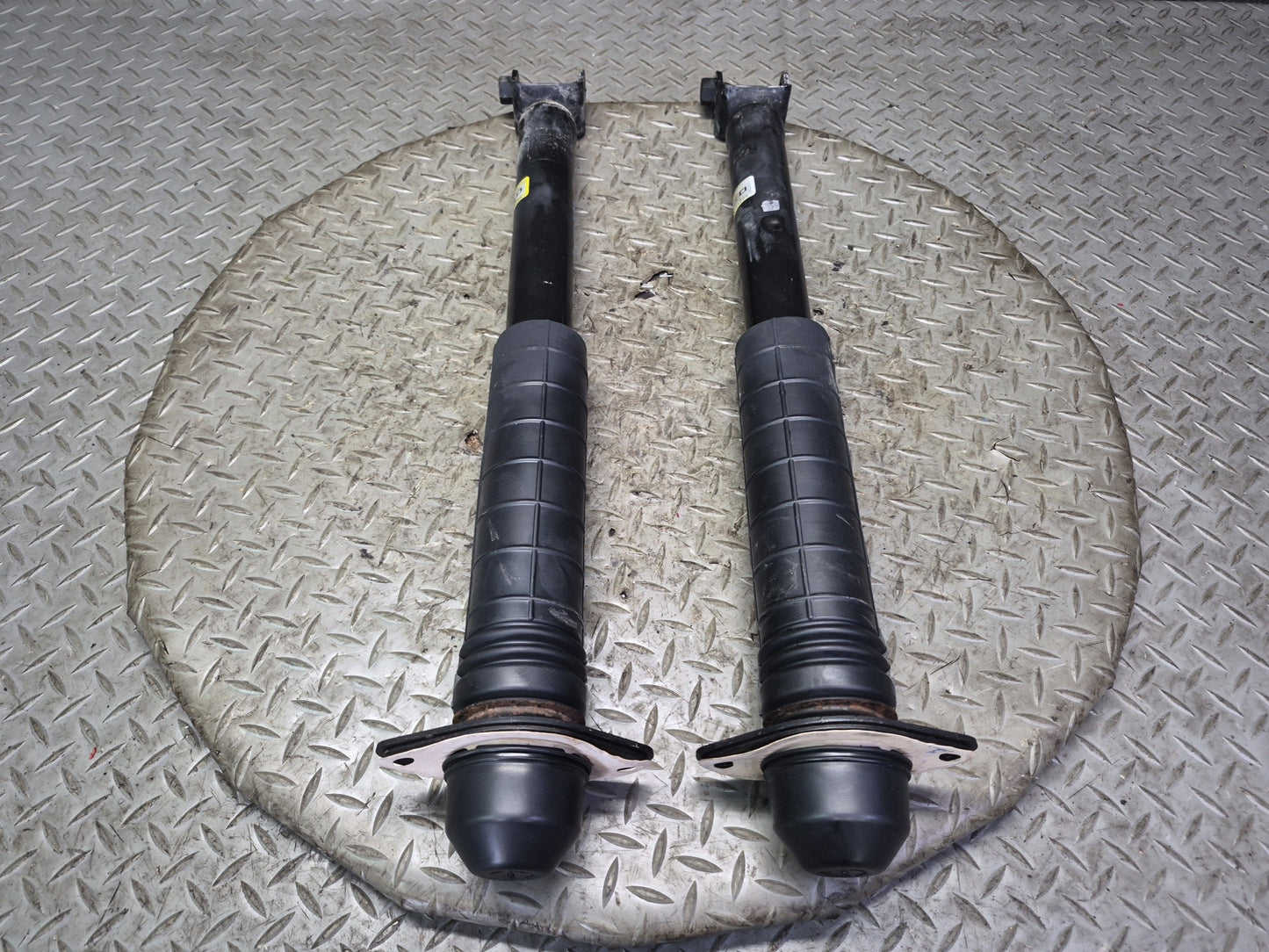15-20 Nissan Z34 370Z Nismo Set of 2 Rear Left & Right Strut Shock Absorber OEM