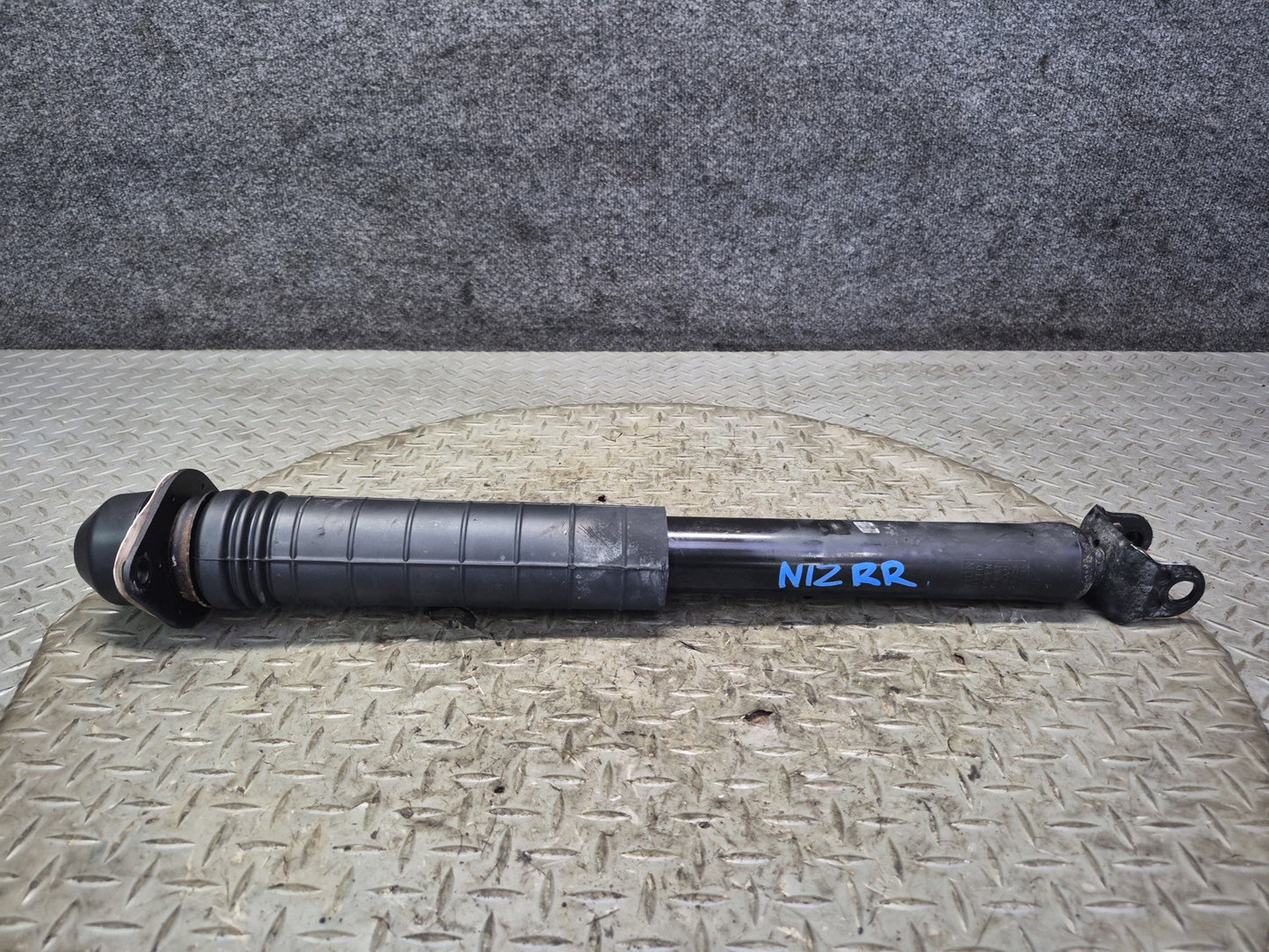 15-20 Nissan Z34 370Z Nismo Set of 2 Rear Left & Right Strut Shock Absorber OEM