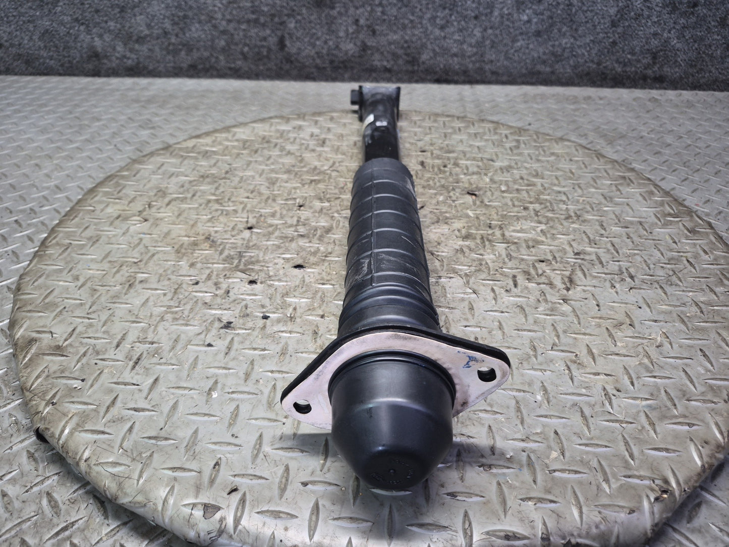 15-20 Nissan Z34 370Z Nismo Set of 2 Rear Left & Right Strut Shock Absorber OEM