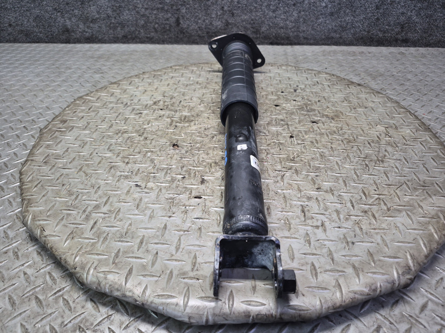 15-20 Nissan Z34 370Z Nismo Set of 2 Rear Left & Right Strut Shock Absorber OEM