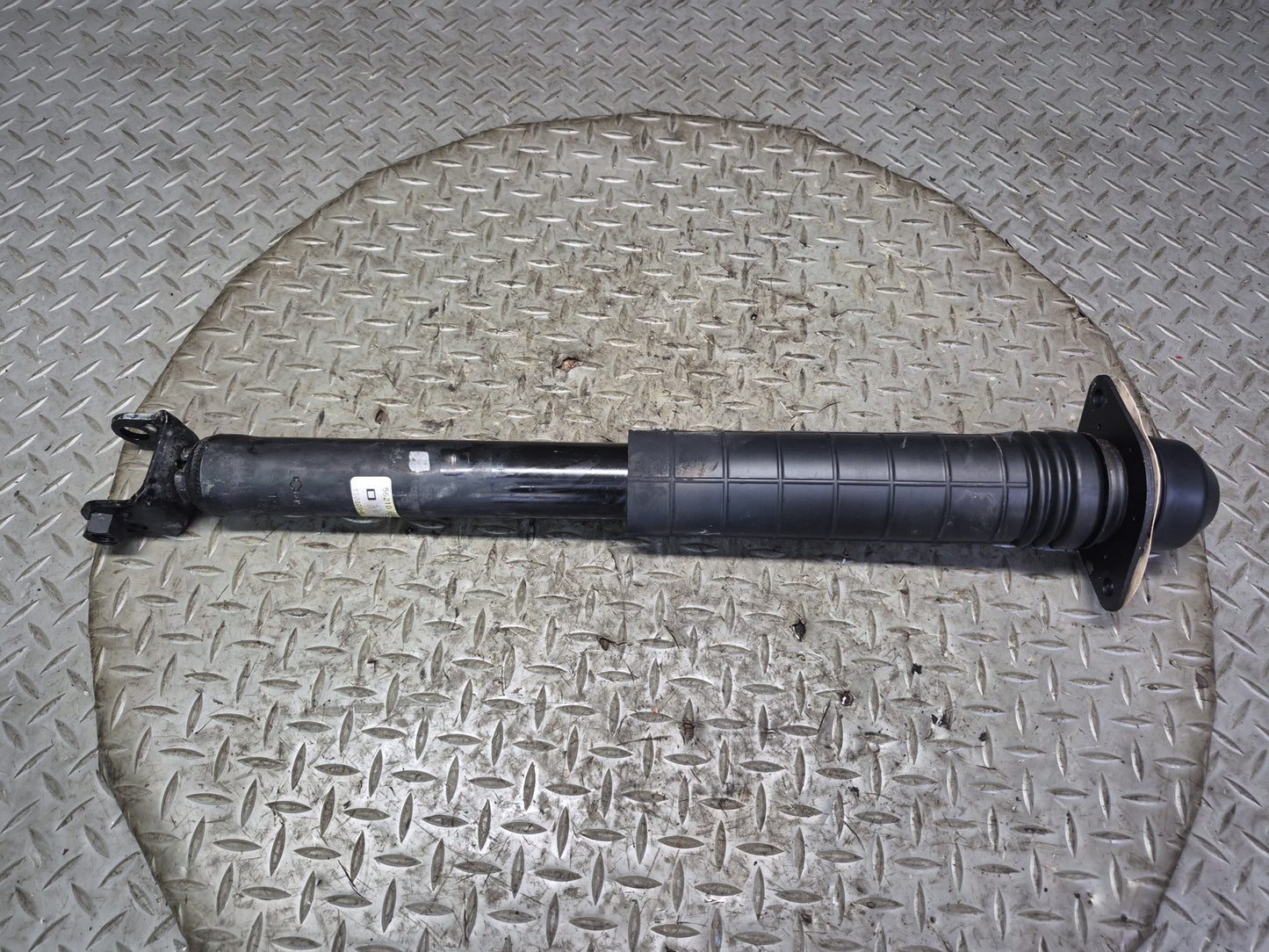 15-20 Nissan Z34 370Z Nismo Set of 2 Rear Left & Right Strut Shock Absorber OEM
