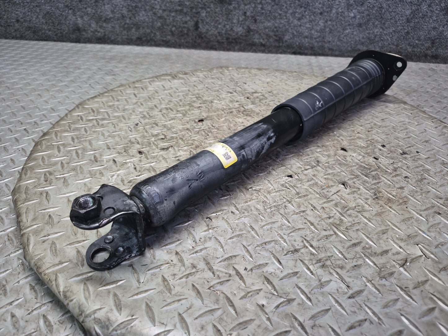15-20 Nissan Z34 370Z Nismo Set of 2 Rear Left & Right Strut Shock Absorber OEM