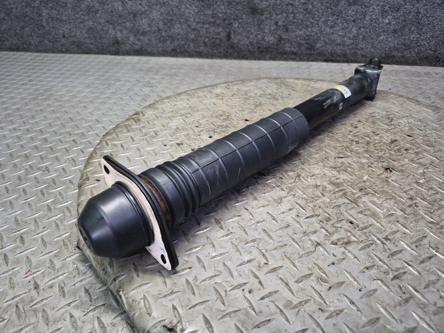 15-20 Nissan Z34 370Z Nismo Set of 2 Rear Left & Right Strut Shock Absorber OEM