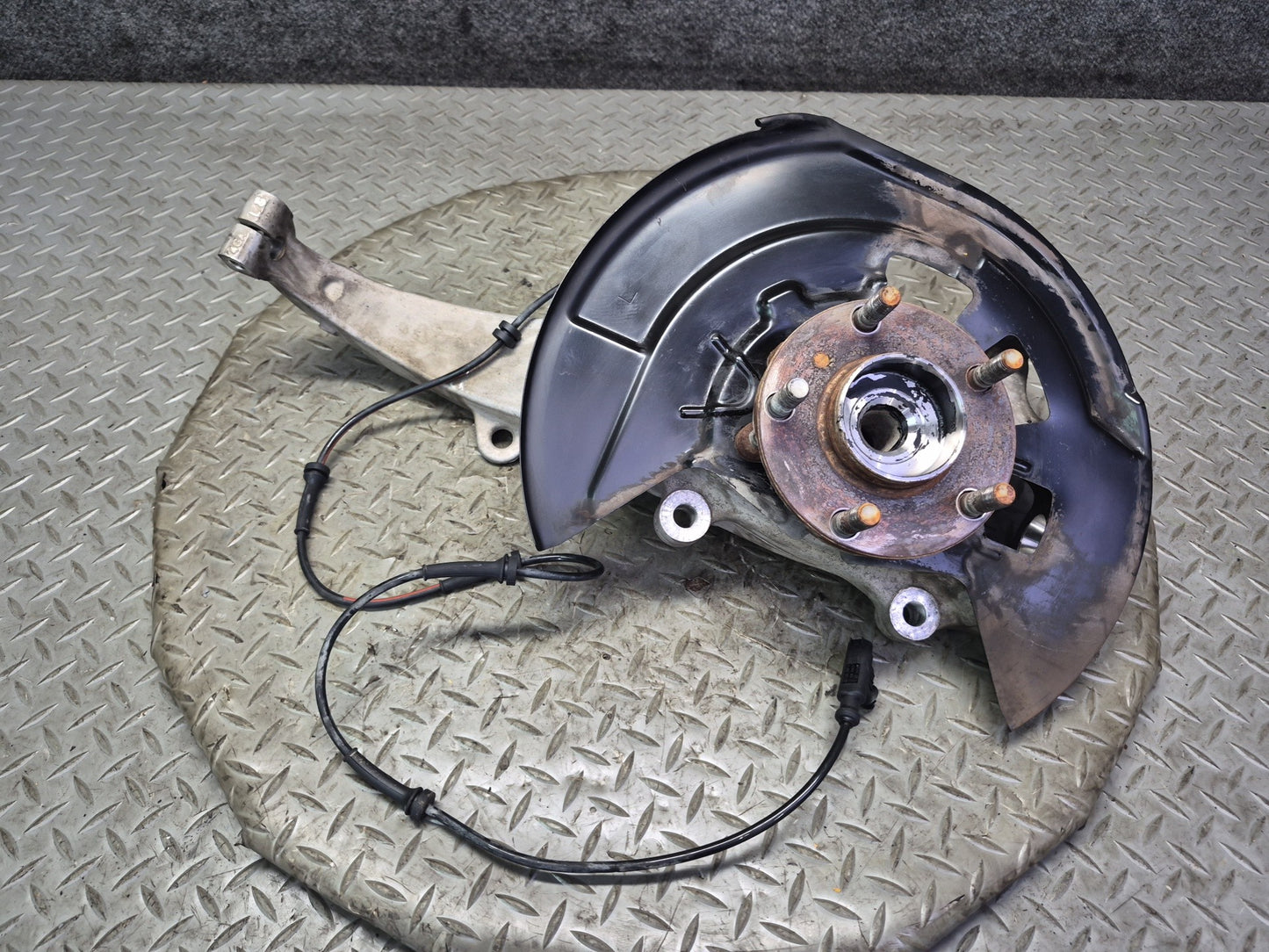 13-20 Nissan Z34 370Z Front Left Spindle Knuckle Wheel Hub Bearing OEM
