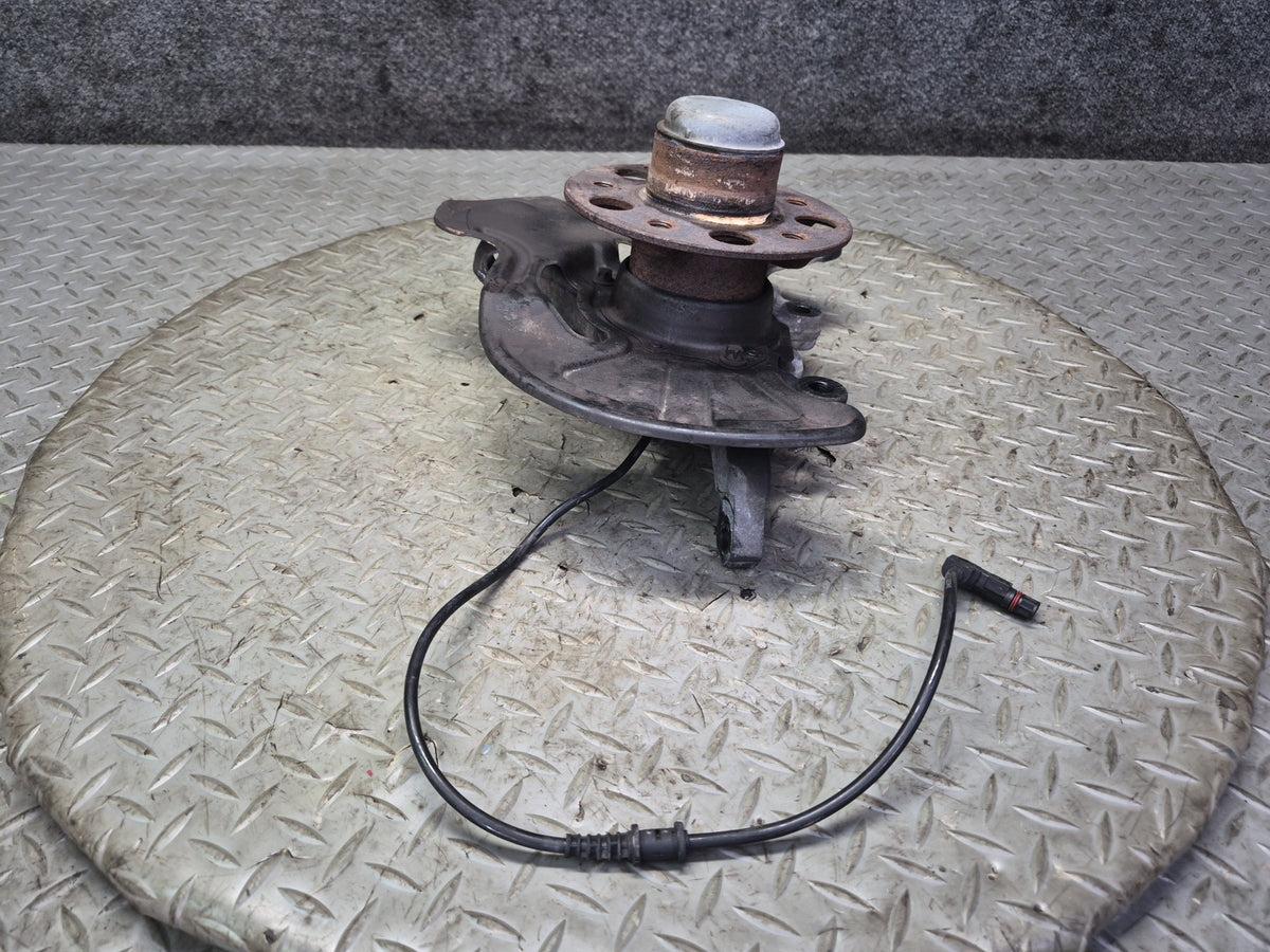 05-11 Mercedes R171 SLK RWD Front Right Spindle Knuckle Wheel Hub Bearing OEM