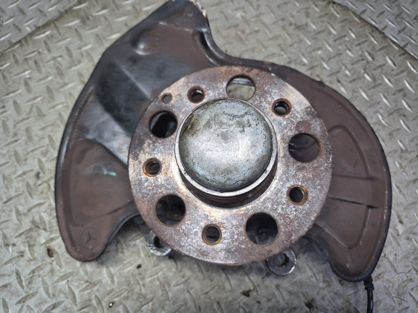 05-11 Mercedes R171 SLK RWD Front Left Spindle Knuckle Wheel Hub Bearing OEM