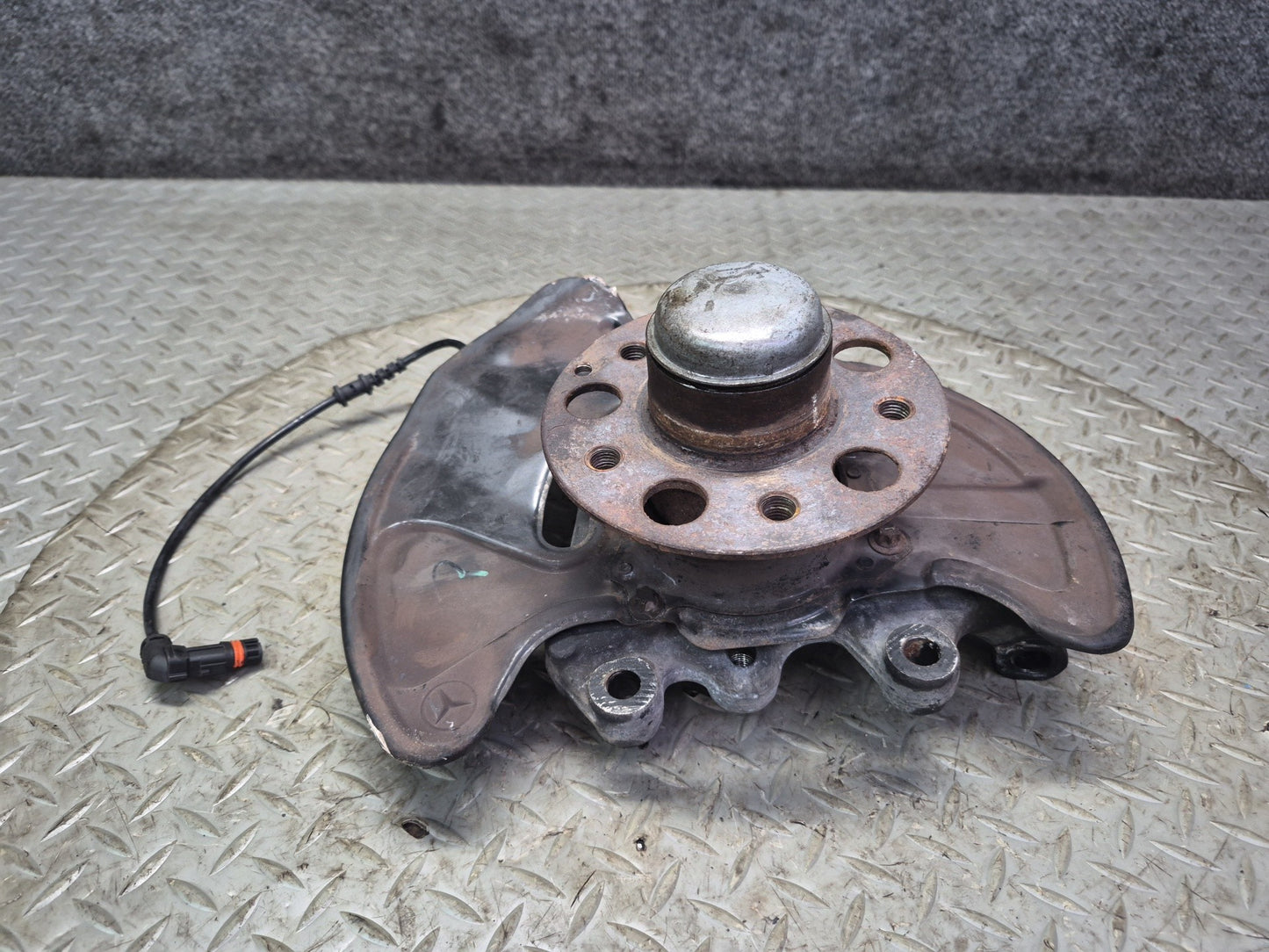 05-11 Mercedes R171 SLK RWD Front Left Spindle Knuckle Wheel Hub Bearing OEM