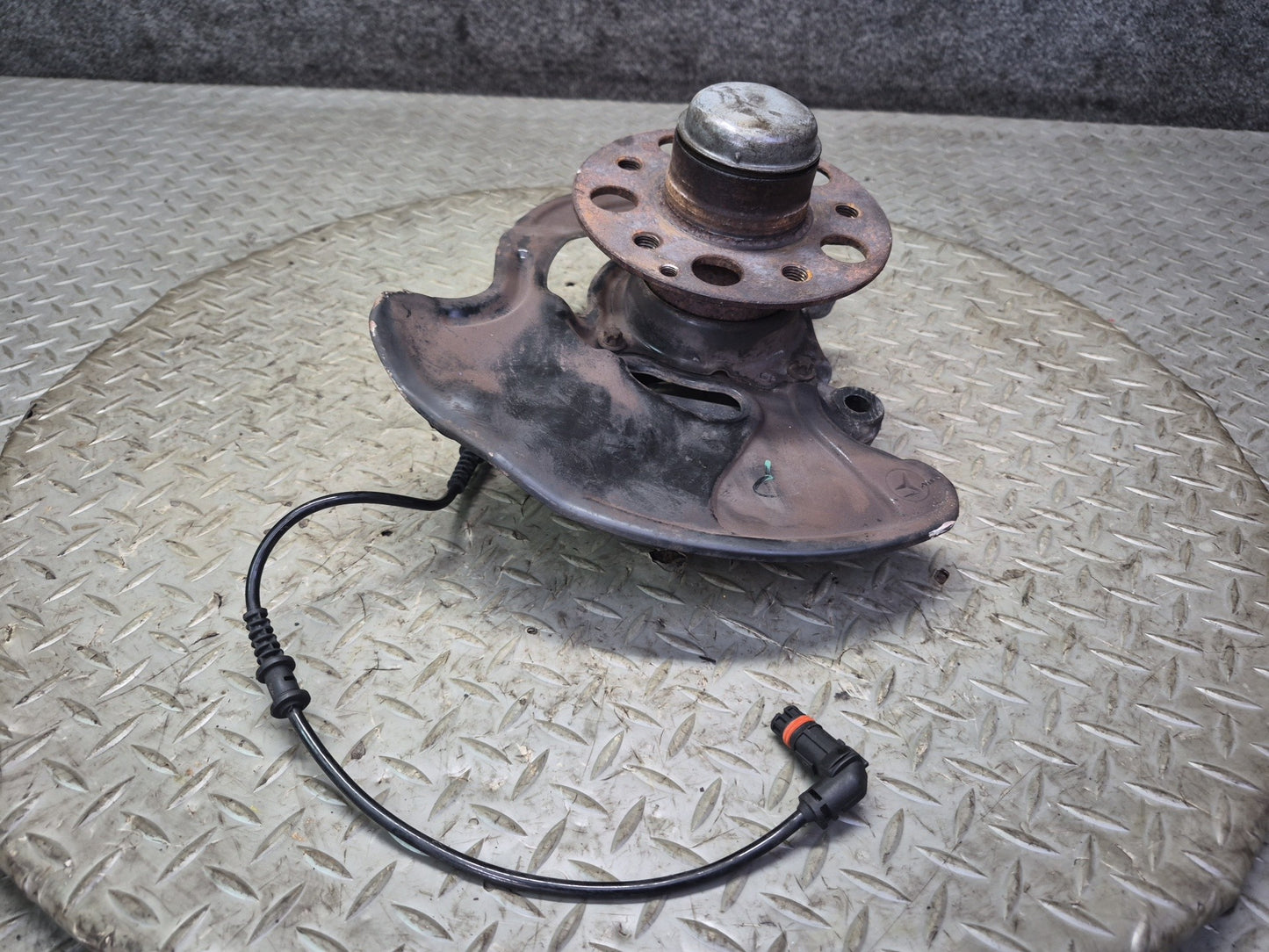 05-11 Mercedes R171 SLK RWD Front Left Spindle Knuckle Wheel Hub Bearing OEM