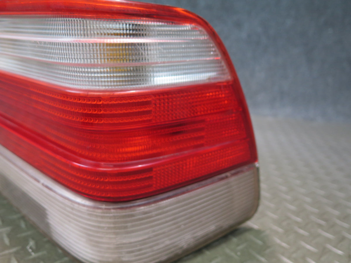 97-99 Mercedes W140 S420 S500 Sedan Rear Right Tail Light Lamp Damaged
