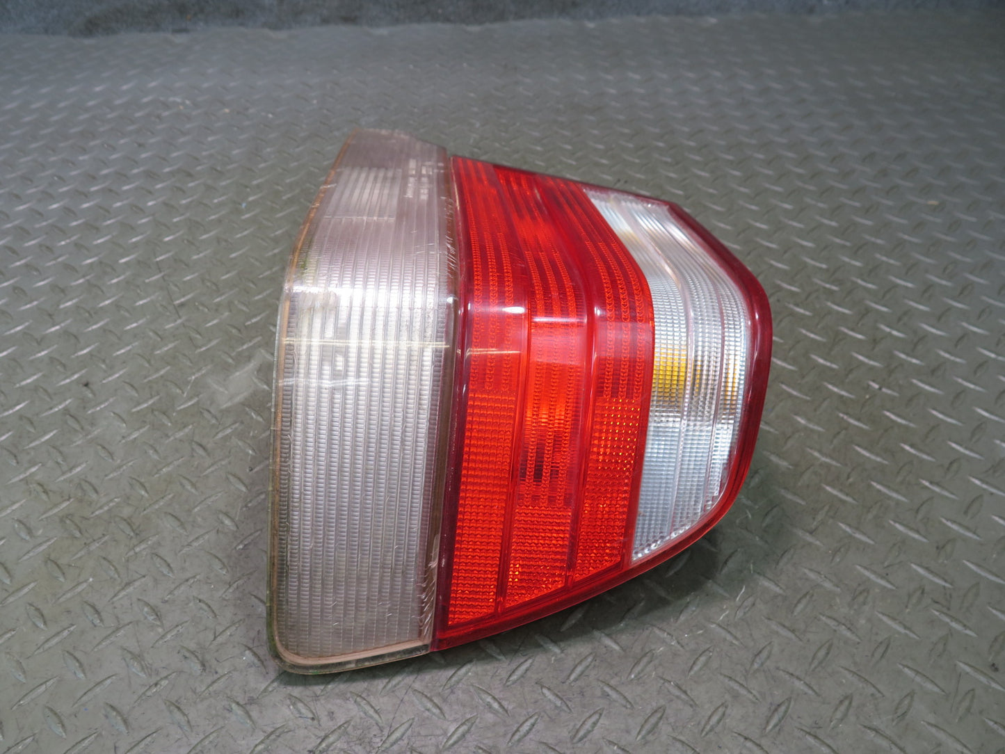 97-99 Mercedes W140 S420 S500 Sedan Rear Right Tail Light Lamp Damaged