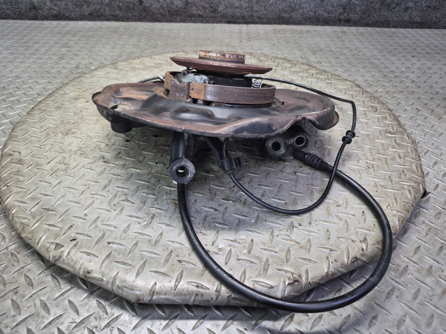 05-11 Mercedes R171 Slk-class Rear Right Spindle Knuckle Wheel Hub Bearing OEM