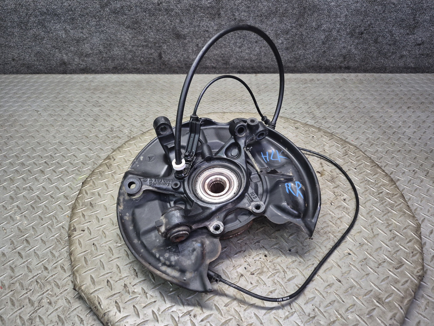 05-11 Mercedes R171 Slk-class Rear Right Spindle Knuckle Wheel Hub Bearing OEM