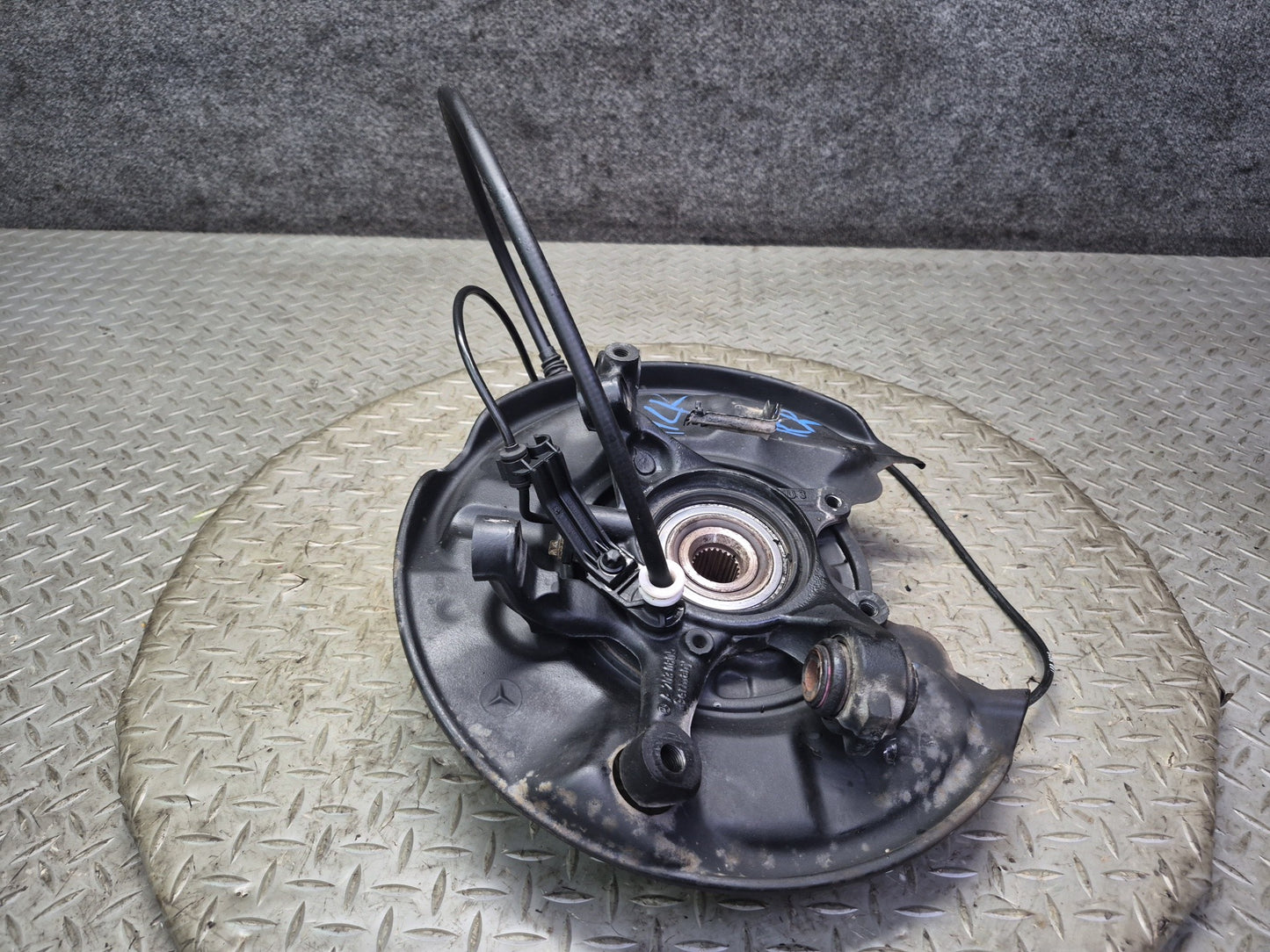 05-11 Mercedes R171 Slk-class Rear Right Spindle Knuckle Wheel Hub Bearing OEM