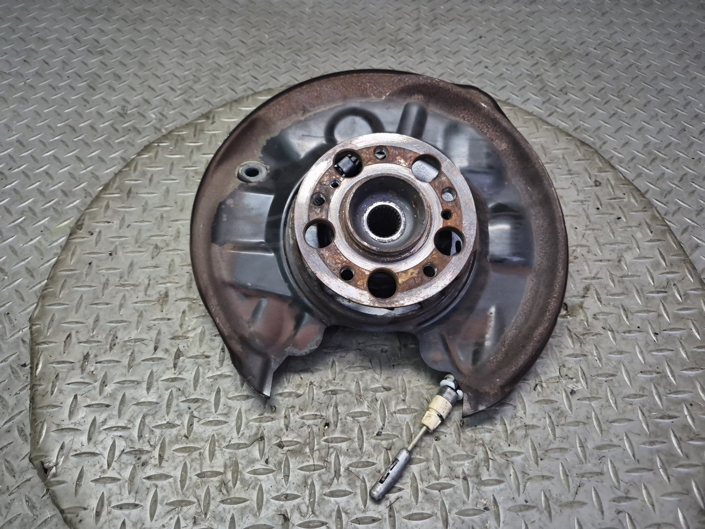 05-11 Mercedes R171 Slk-class Rear Left Spindle Knuckle Wheel Hub Bearing OEM