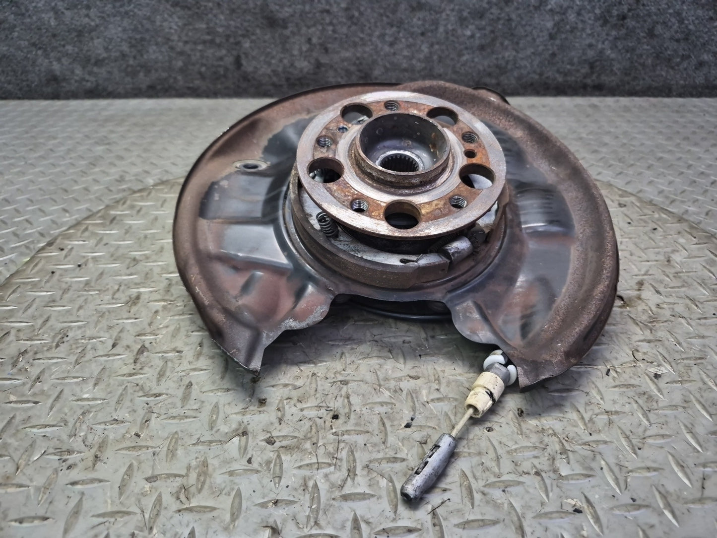 05-11 Mercedes R171 Slk-class Rear Left Spindle Knuckle Wheel Hub Bearing OEM