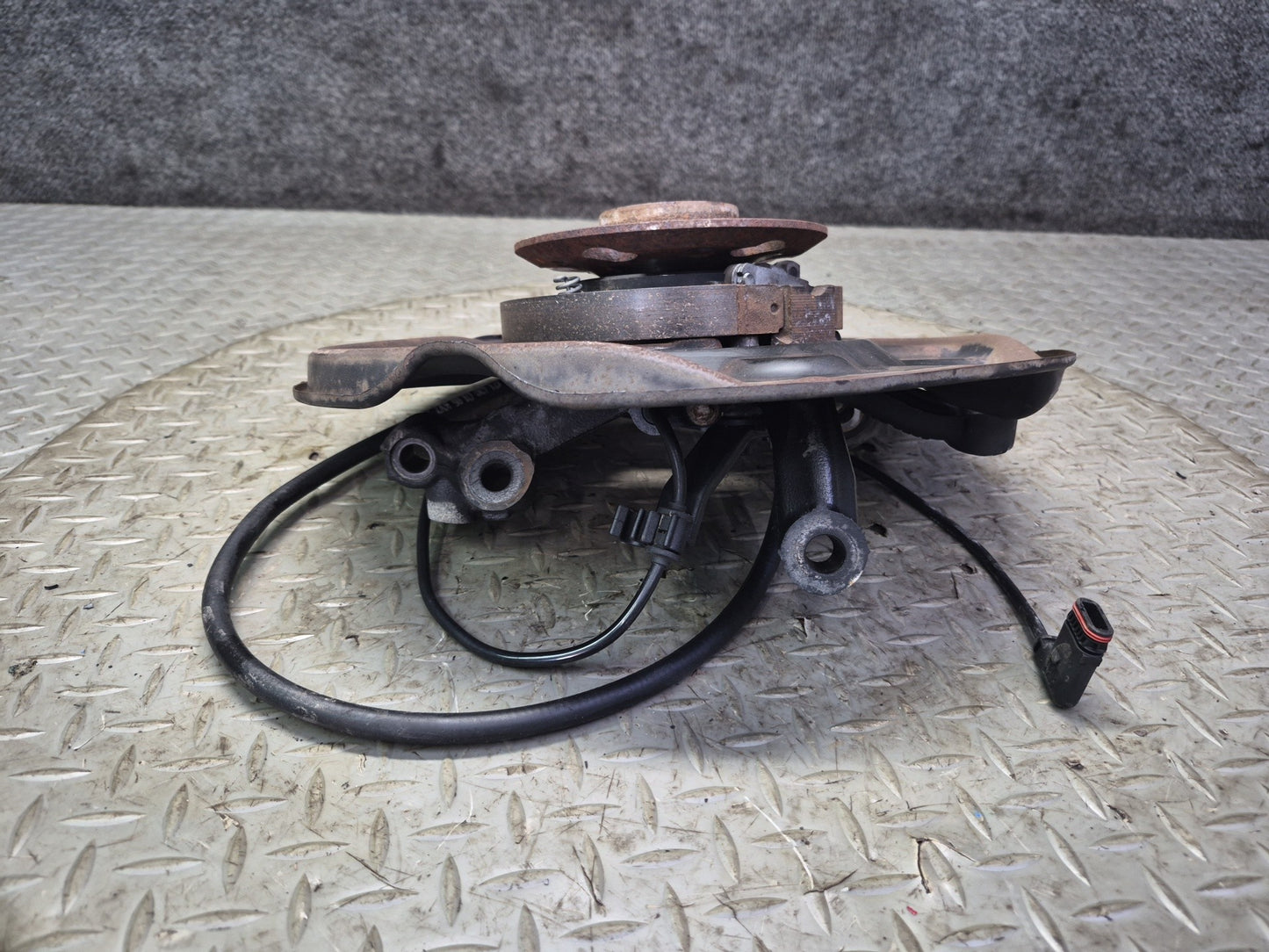 05-11 Mercedes R171 Slk-class Rear Left Spindle Knuckle Wheel Hub Bearing OEM