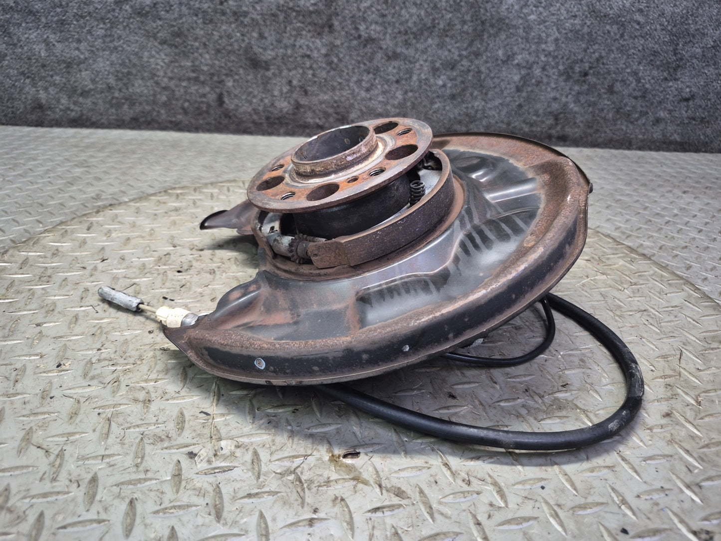 05-11 Mercedes R171 Slk-class Rear Left Spindle Knuckle Wheel Hub Bearing OEM