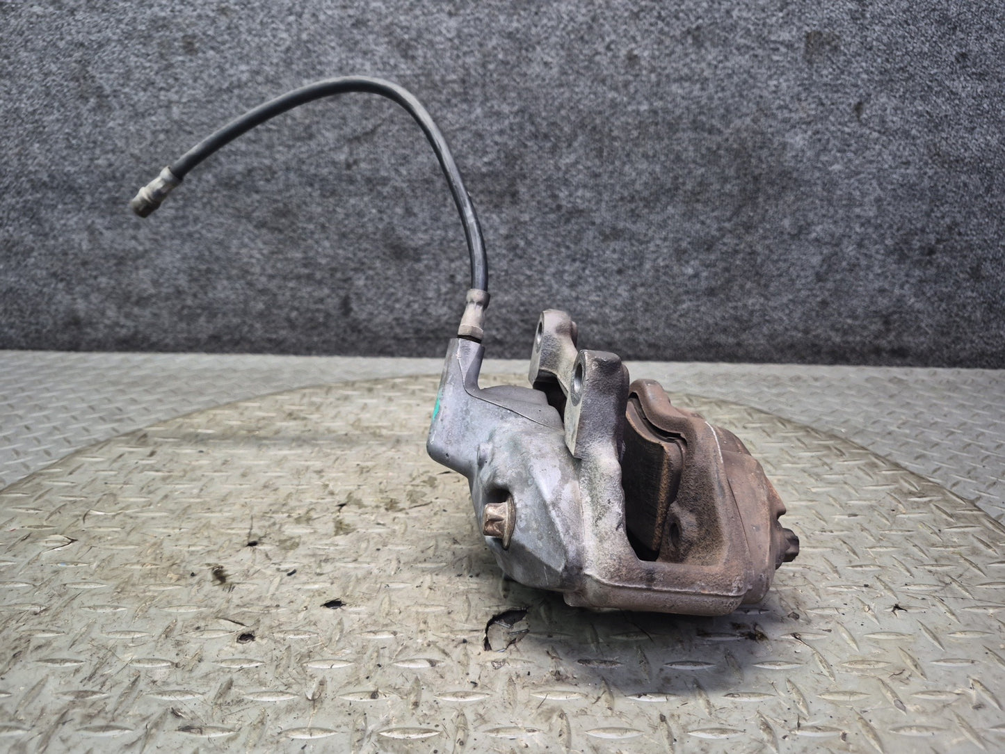 05-11 Mercedes R171 SLK RWD Set of 2 Front Brembo Brake Caliper OEM