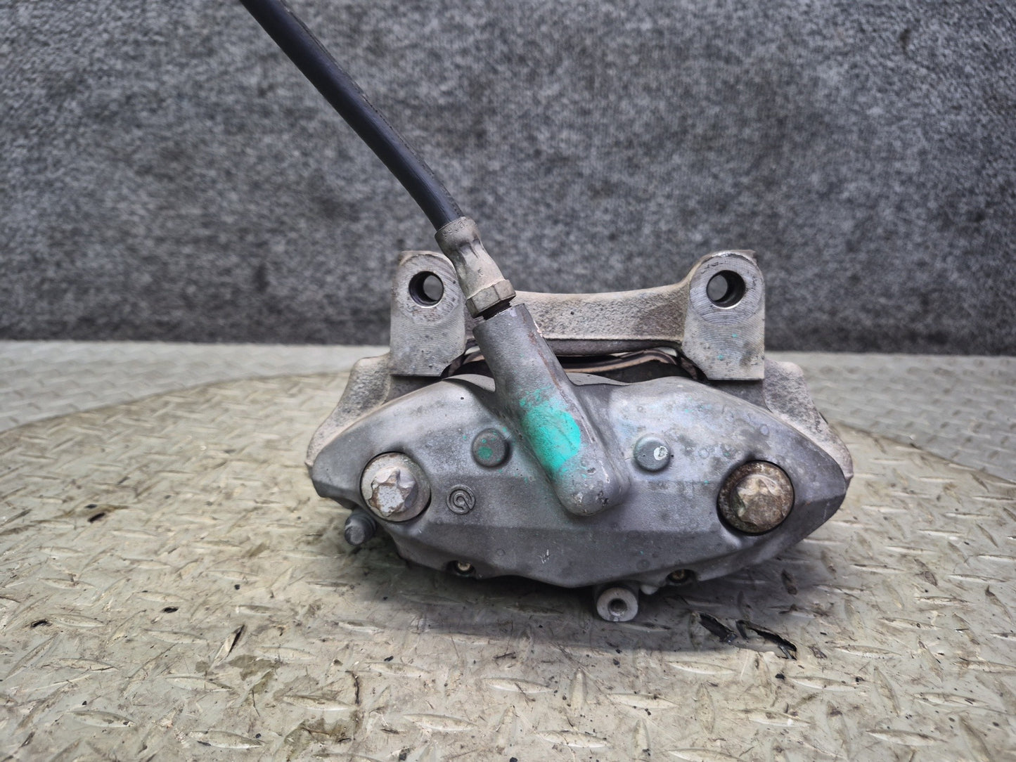 05-11 Mercedes R171 SLK RWD Set of 2 Front Brembo Brake Caliper OEM