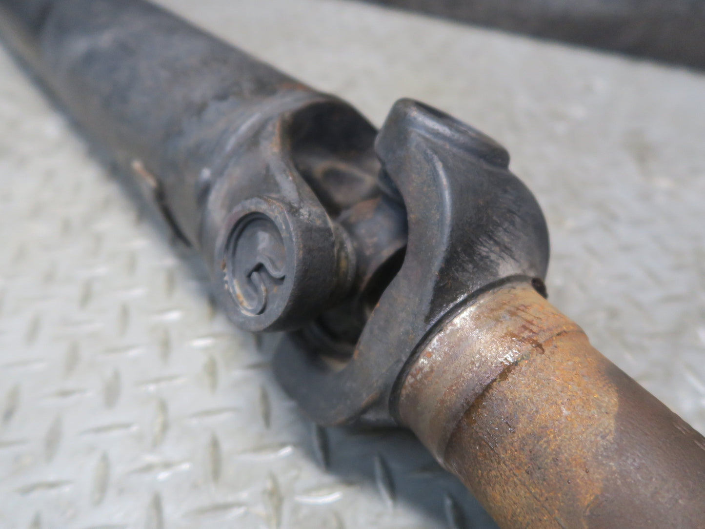 05-06 Dodge RAM SRT10 DR 4x2 A/T Rear Driveshaft Drive Shaft 05037625AA OEM