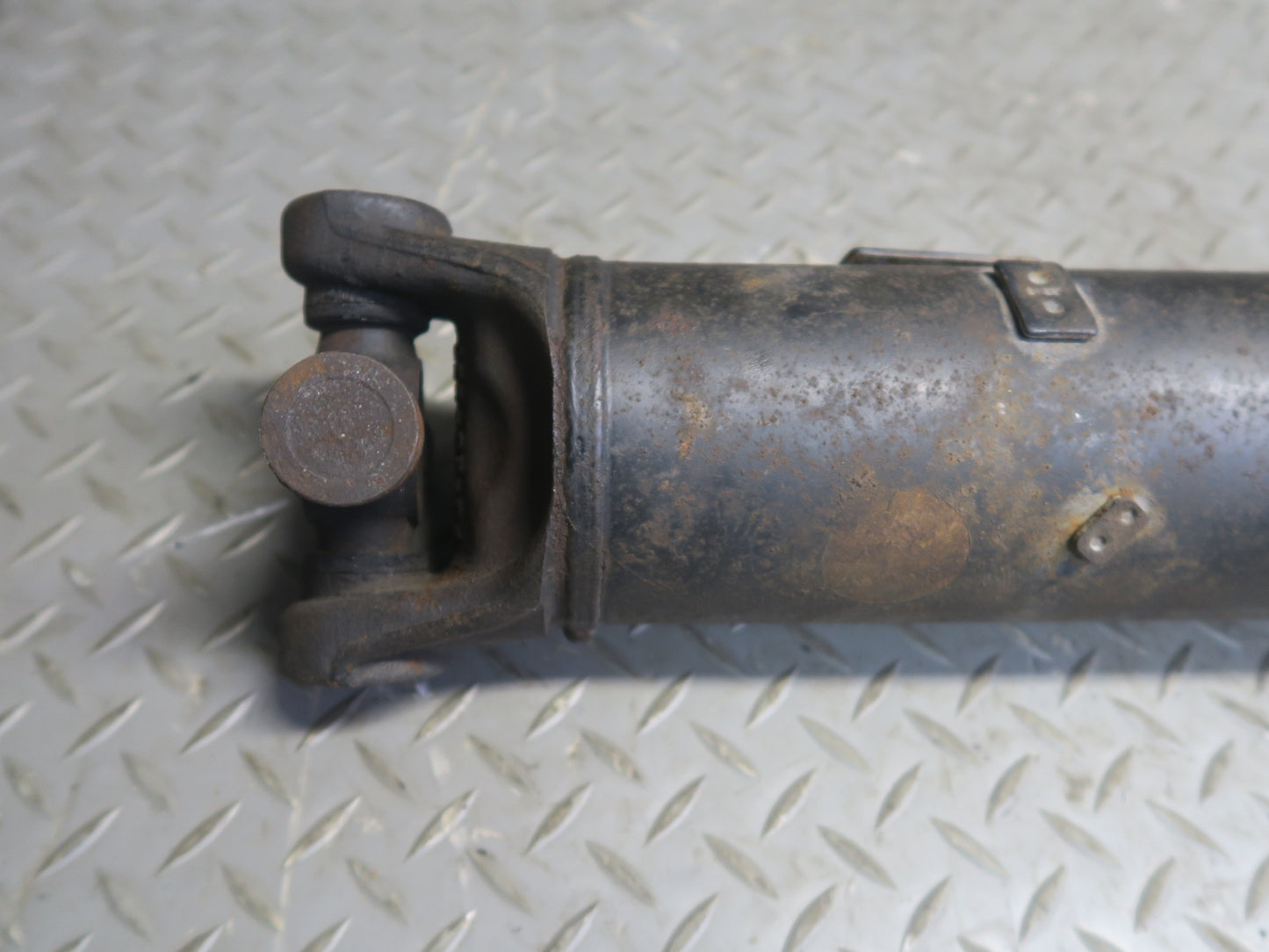 05-06 Dodge RAM SRT10 DR 4x2 A/T Rear Driveshaft Drive Shaft 05037625AA OEM