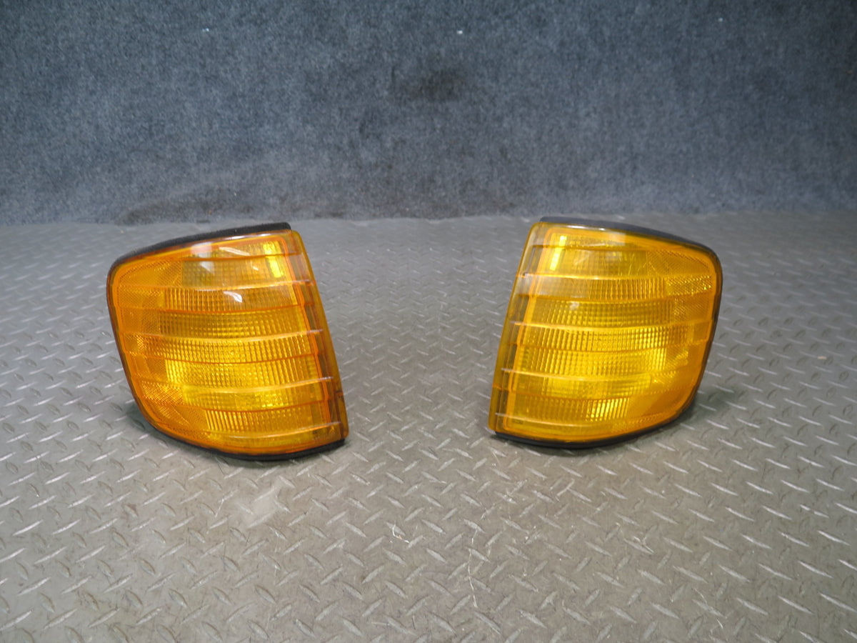 86-91 Mercedes W126 Front Left & Right Corner Turn Signal Light Lamp Set Damaged