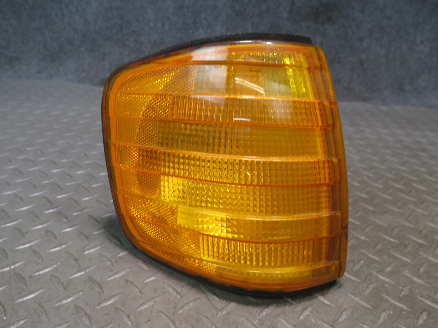 86-91 Mercedes W126 Front Left & Right Corner Turn Signal Light Lamp Set Damaged