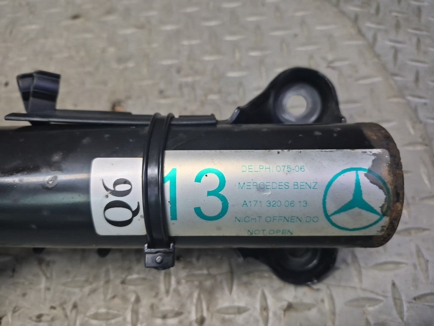 05-11 Mercedes R171 SLK RWD Set of 2 Front Left & Right Strut Shock Absorber OEM