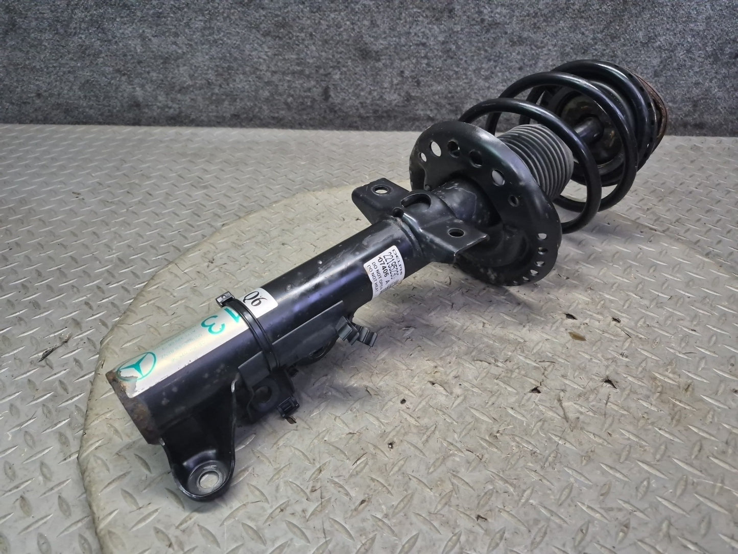 05-11 Mercedes R171 SLK RWD Set of 2 Front Left & Right Strut Shock Absorber OEM