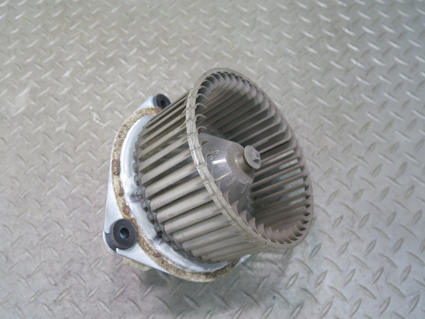85-87 Nissan Z31 300ZX A/C Heater Blower Motor Fan 27220-01P13 OEM