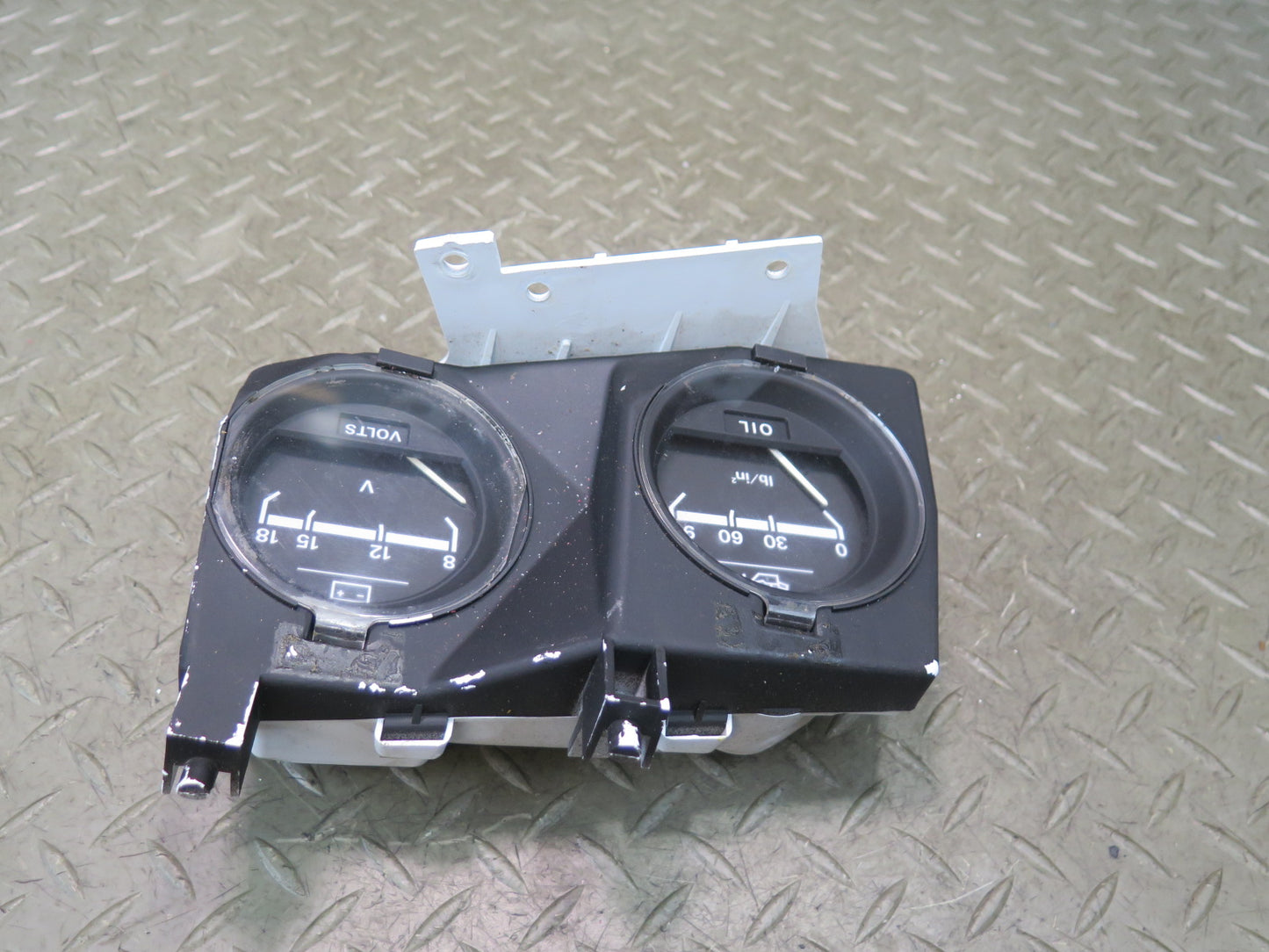 87-89 Nissan Z31 300ZX Battery Voltage & Oil Pressure Gauge OEM
