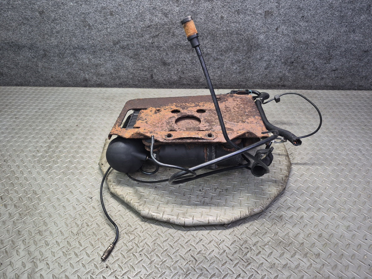 2003-2004 Hummer H2 Air Ride Suspension Compressor Pump Module