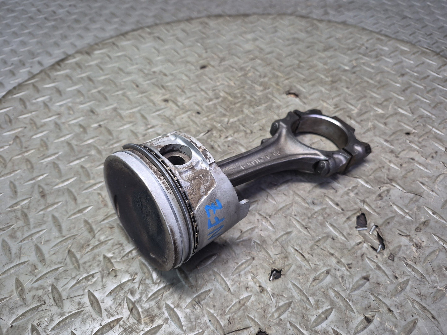 84-86 Nissan Z31 300ZX VG30E NA Set of 6 Engine Piston w Connecting Rod OEM