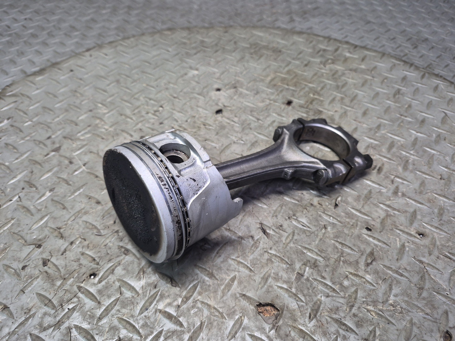 84-86 Nissan Z31 300ZX VG30E NA Set of 6 Engine Piston w Connecting Rod OEM
