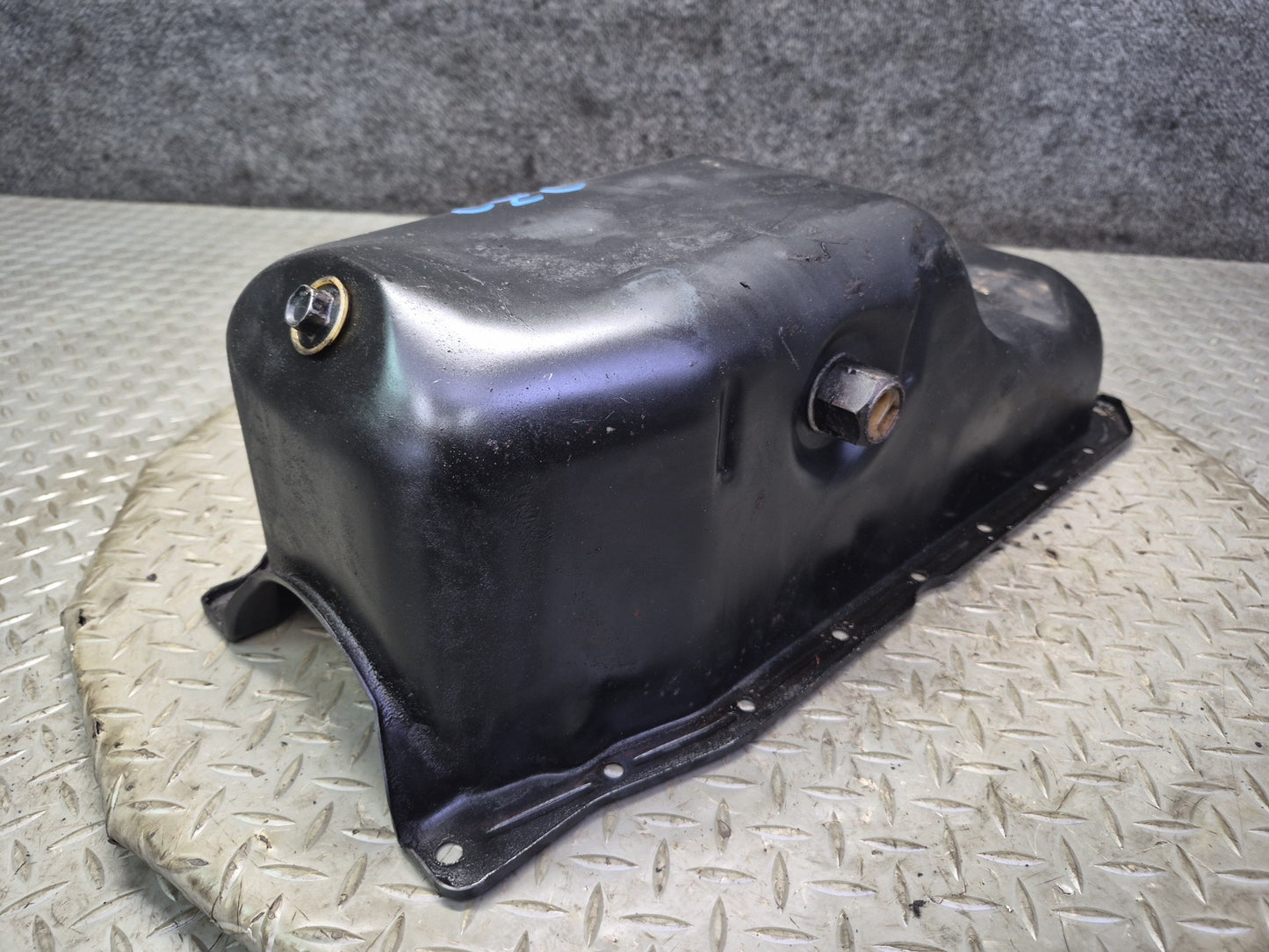 92-93 Chevrolet Corvette C4 V8 5.7L LT1 Engine Lower Oil Pan w Gasket 81K OEM