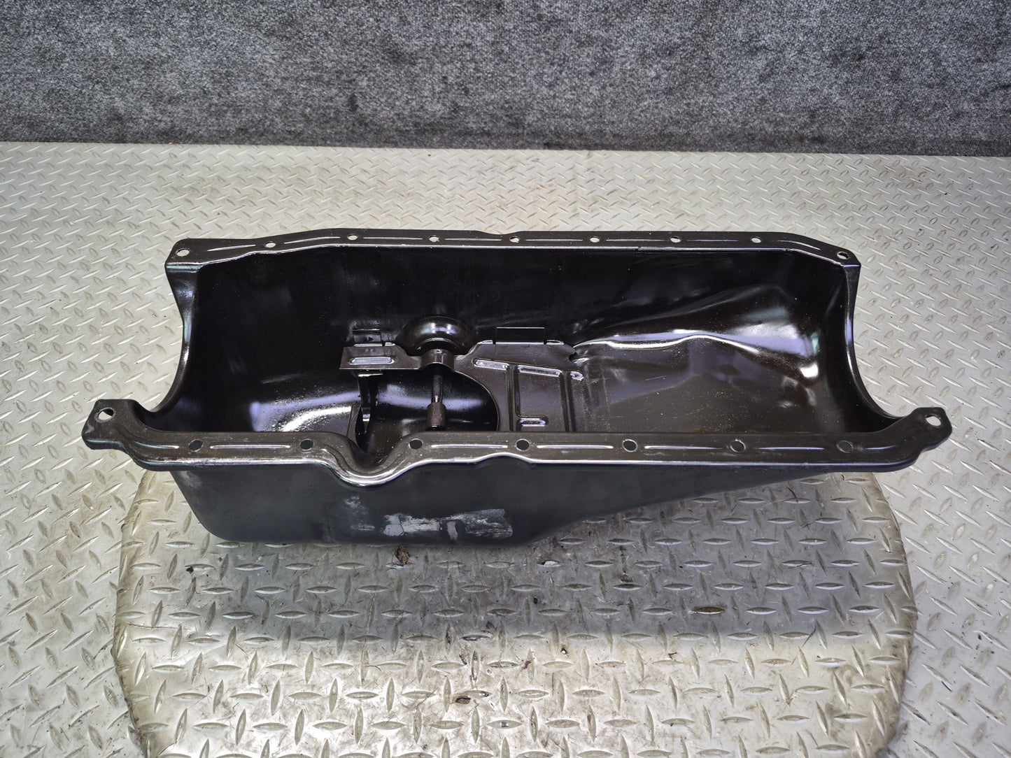 92-93 Chevrolet Corvette C4 V8 5.7L LT1 Engine Lower Oil Pan w Gasket 81K OEM
